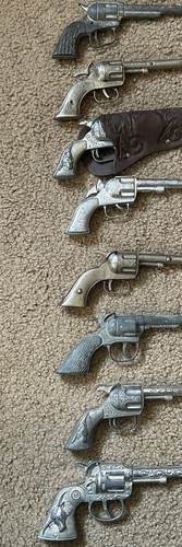 Lot vintage cap guns - of,