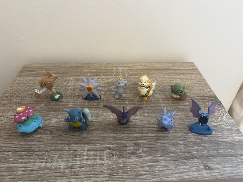 Pokemon figures bundle - pokemon,