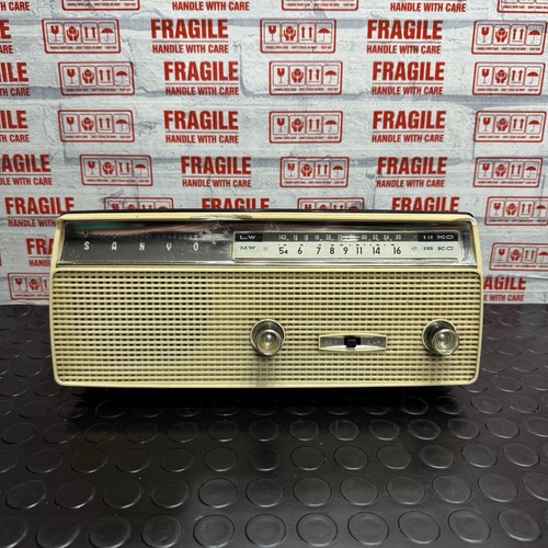 Vintage sanyo radio - sanyo,
