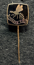 WASPS F.C. LONDON WASPS RUGBY FOOTBALL BLACK/GOLD TONE STICK PIN BADGE