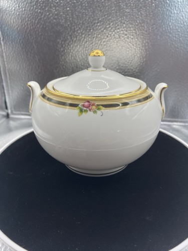 Wedgewood clio lidded sugar - wedgewood,