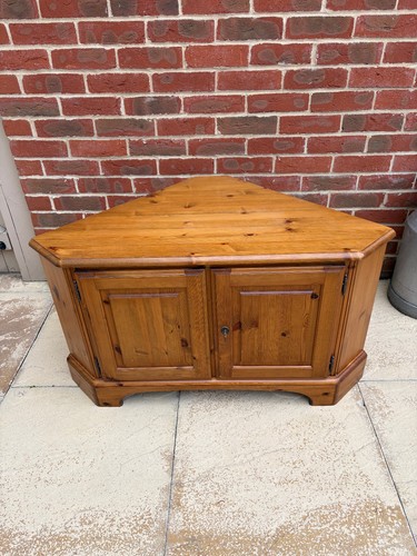 Ducal solid pine corner - solid,
