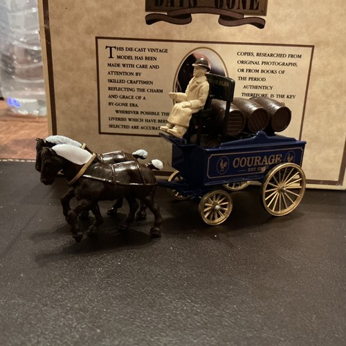 Lledo courage ales horse drawn - lledo,