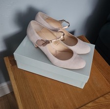 Rachel Simpson Ivory Suede