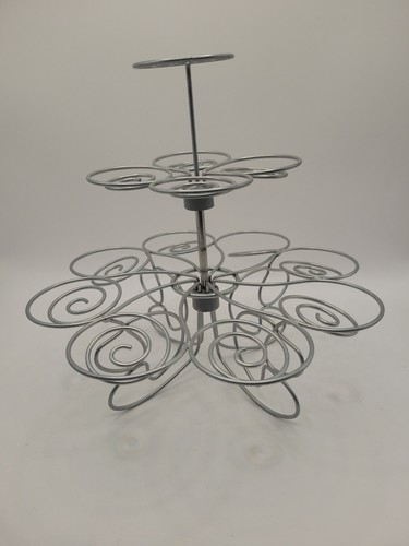 Wilton tier cupcake - cupcake, stand