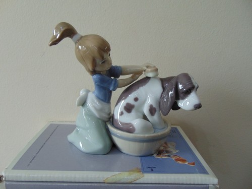 Lladro 5455 bashful bather - "bashful, bather"