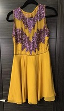 Stunning Virgos Lounge