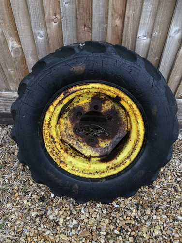 Jcb 3cx stud front wheel - 6,