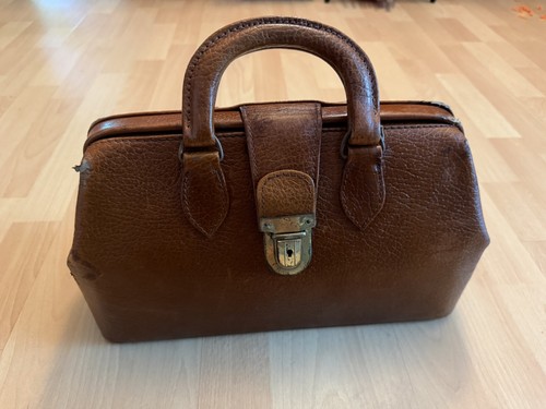 Vintage leather doctor bag - leather,