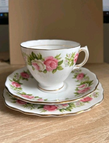 Colclough bone china tea - bone, trio