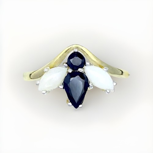 9ct gold butterfly ring - 9ct, size