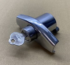 Mercedes W108 W109 Tailgate Lid Lock With Key Cylinder 1087500284