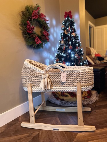 Hooded crochet moses - moses, basket