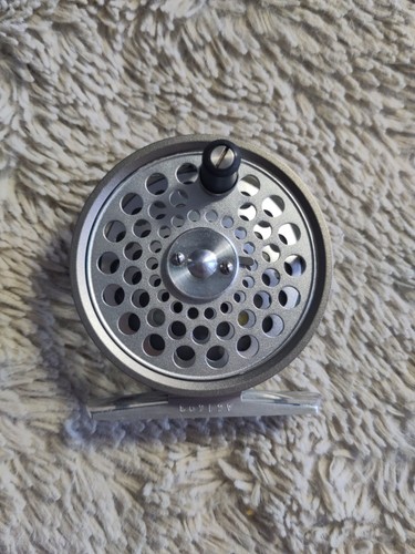 Hardy flyweight fly reel - fly, 2
