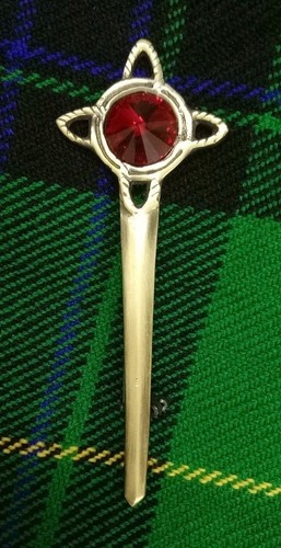 Swirl celtic knot kilt pin - knot,
