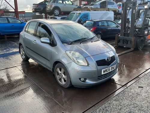 Toyota yaris spirit vvt mm - toyota,