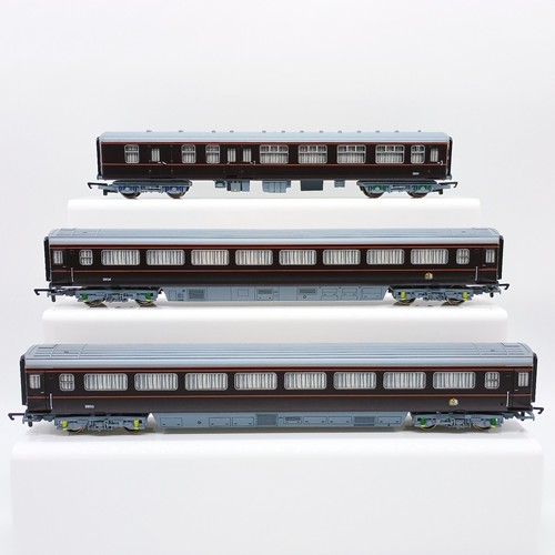 Hornby royal train coaches - royal,