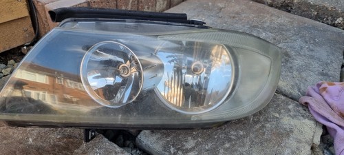 Bmw e90 saloon headlight - e90, near