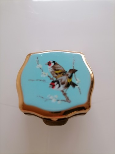 Vintage stratton pill box - stratton,
