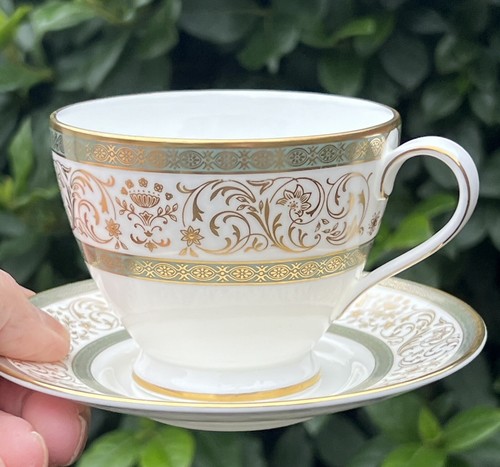 Minton aragon cup and - aragon,