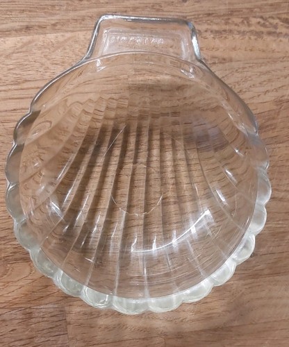 Vintage pyrex scallop shell - scallop,