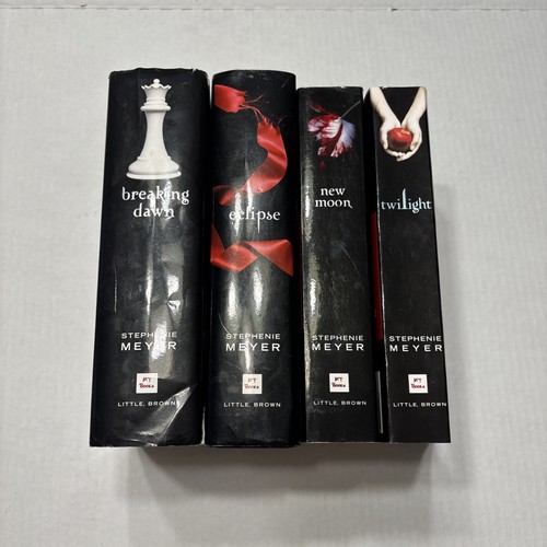 Twilight saga book box set - twilight, 4