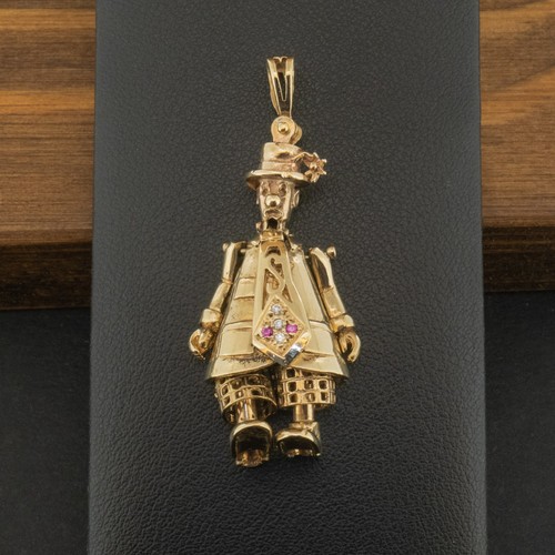 9ct yellow gold clown - (so4),