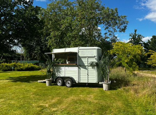 Operational horse box bar - operational,