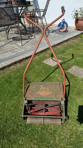Qualcast vintage push - push, lawn