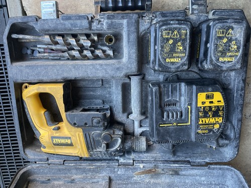 Dewalt sds hammer drill - hammer, kit