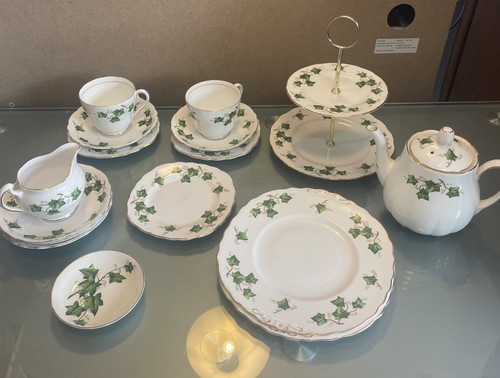 Colclough ivy leaf pieces - ivy,