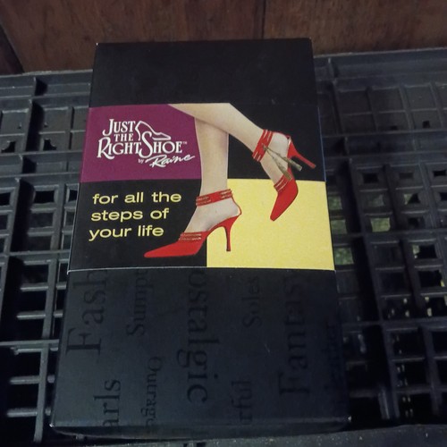 Just the right shoe raine - just,