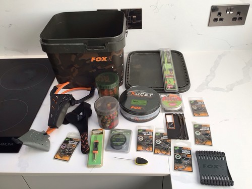 Fox bait bucket with - with, terminal