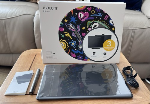 Wacom intuos graphics tablet - intuos,