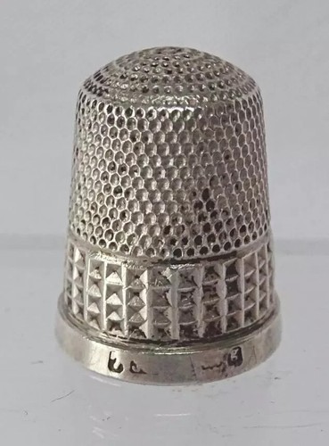 Antique silver thimble - silver,