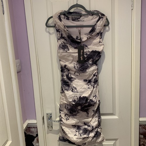 Bnwt phase eight - eight, tegan