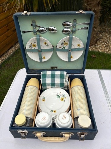 Vintage brexton picnic - vintage, hamper
