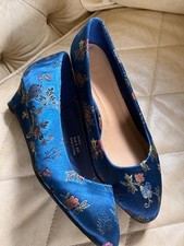 Ladies Embroidered Shoes size