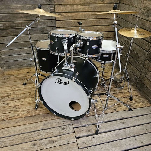 Pearl drum kit - drum,