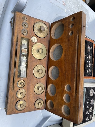 Vintage small weighing scale - vintage,