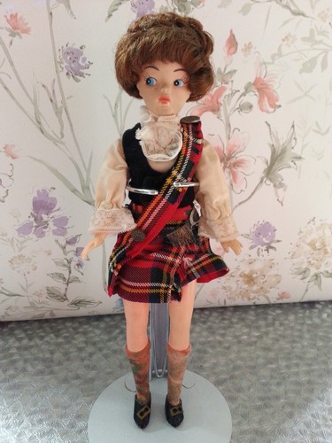 Vintage 1960s 1970s sindy - vintage, or