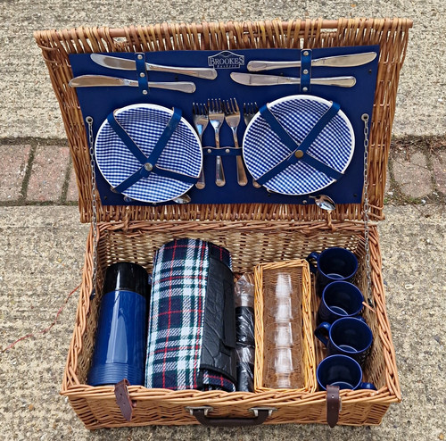Brookes baskets wicker - baskets,