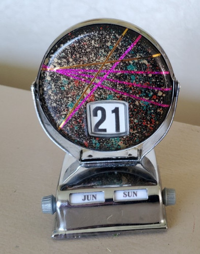 Vintage round metal - vintage, flip