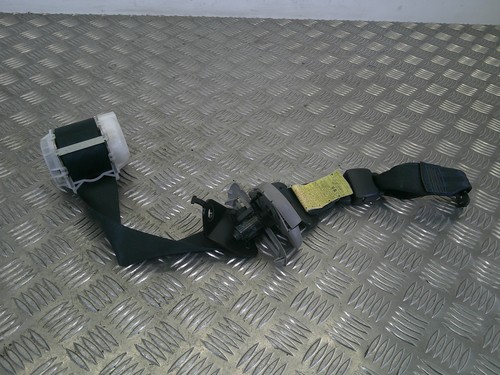 Toyota yaris seat belt - toyota,