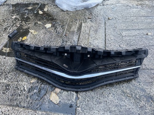 Genuine toyota yaris - yaris, front