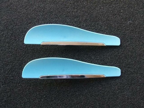 Light blue wiper - light,