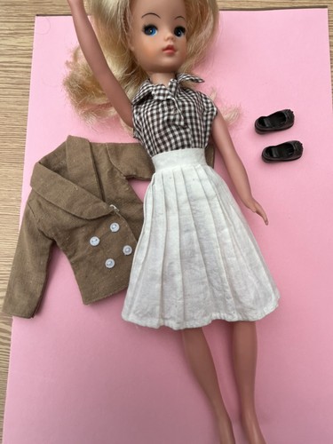 Vintage 1970s sindy - 🩷,