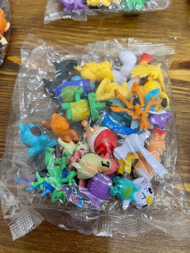 24pc mixed random - random, pokemon