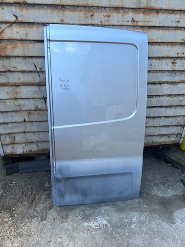 Vauxhall vivaro right rear - right,