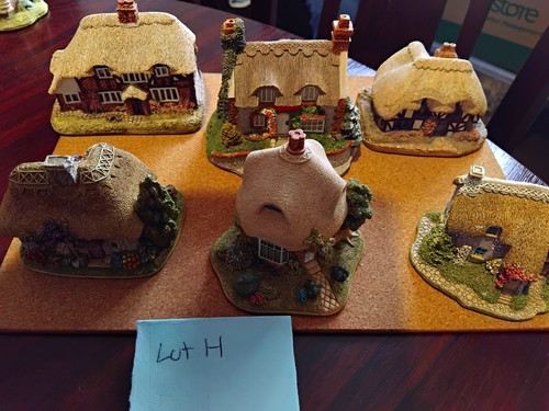 Lilliput lane painted cottage - lilliput,